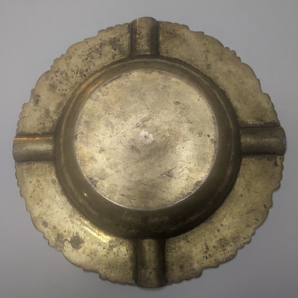 Vintage Solid Brass Ashtray. - Picture 2 of 4